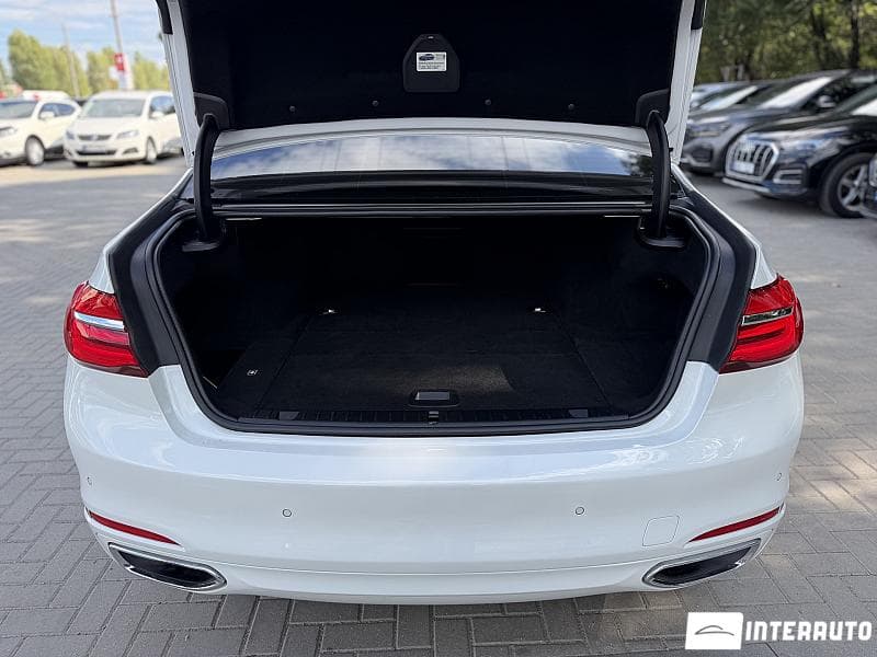 2016 BMW 740e — Miniatură 21