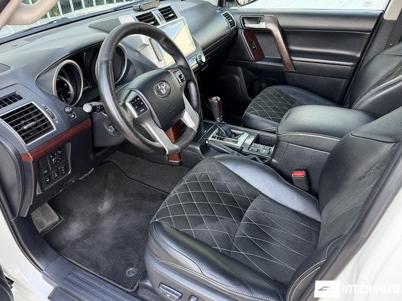 2013 Toyota Land Cruiser Prado — Miniatură 8