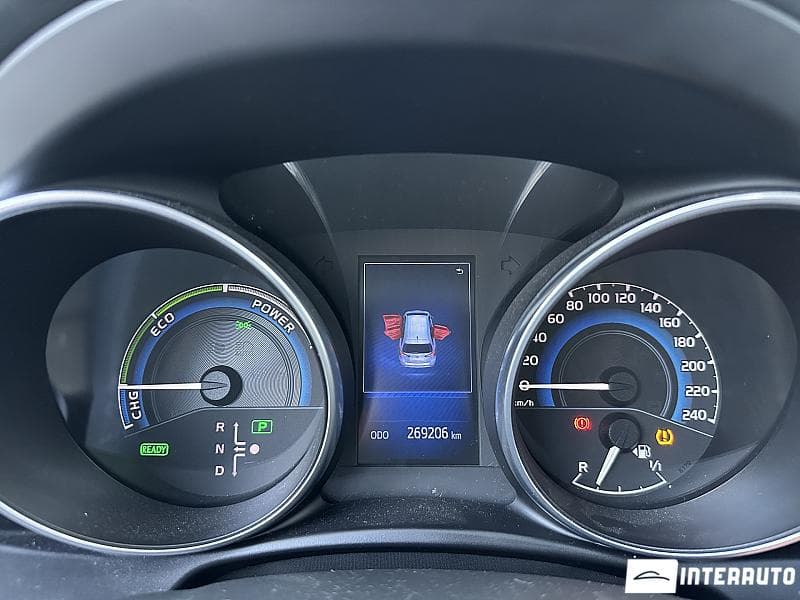 2016 Toyota Auris — Miniatură 8