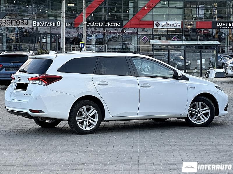 2016 Toyota Auris — Miniatură 3