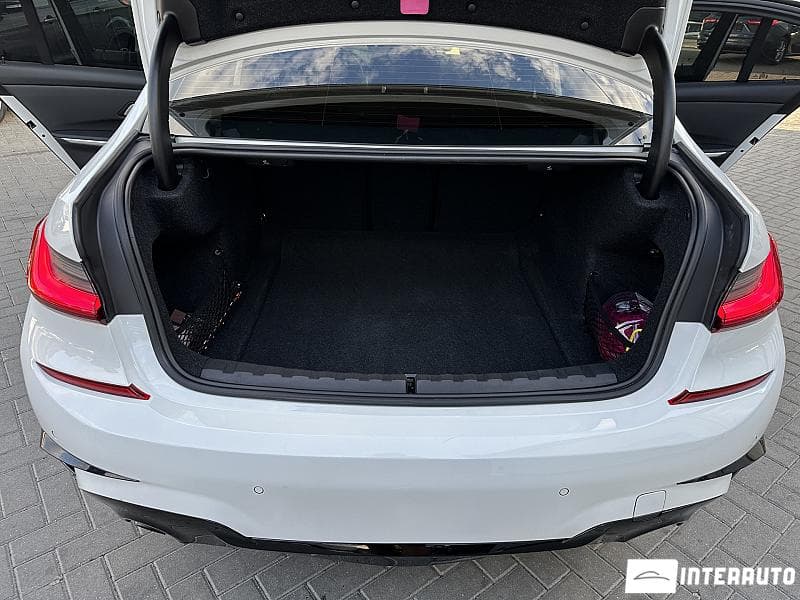 2019 BMW 330 — Miniatură 24