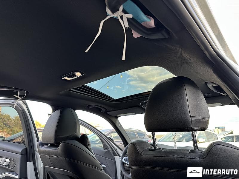 2019 BMW 330 — Miniatură 15