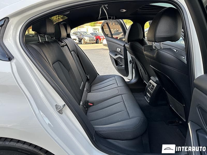 2019 BMW 330 — Miniatură 14