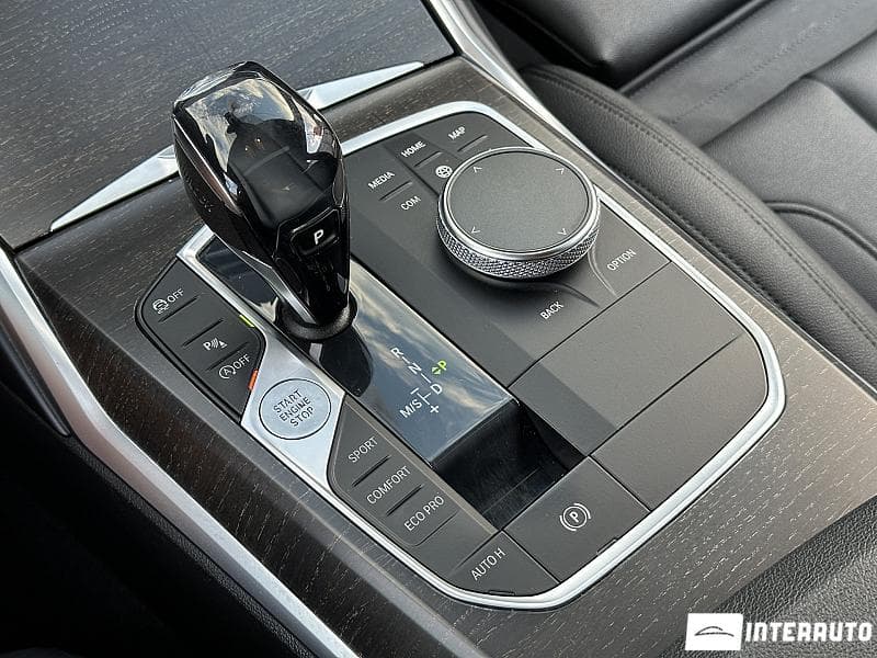 2019 BMW 330 — Miniatură 11