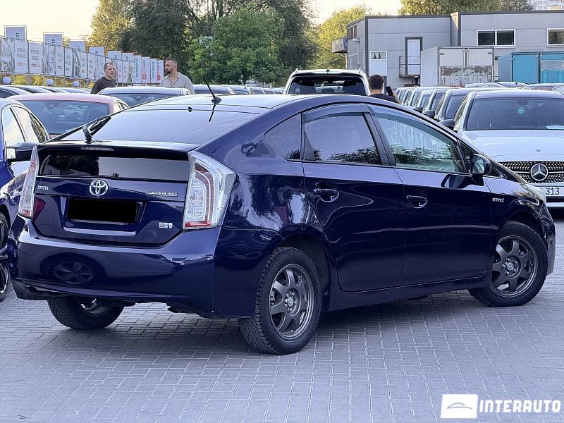 Toyota Prius 2012 — Миниатюра 3