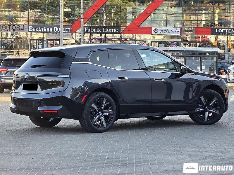 BMW iX xDrive50 2024 — Миниатюра 3