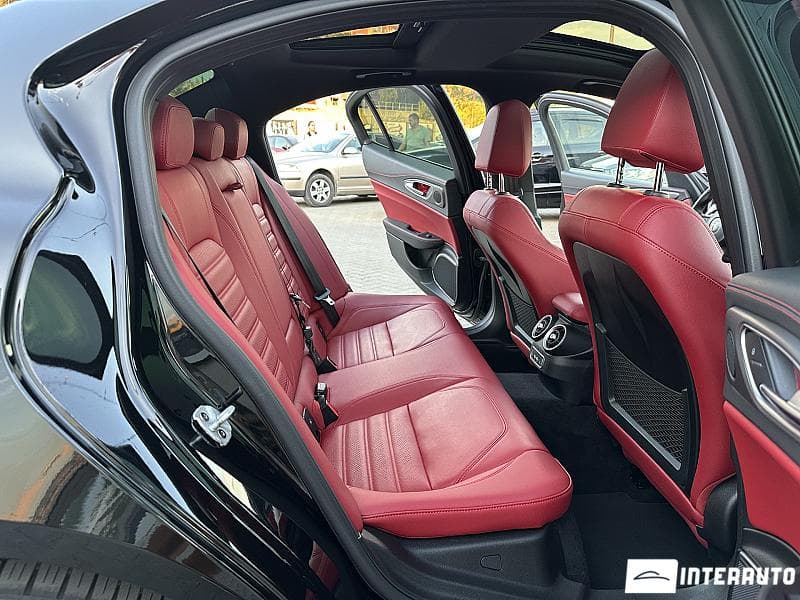 Alfa Romeo Giulia 2021 — Миниатюра 13
