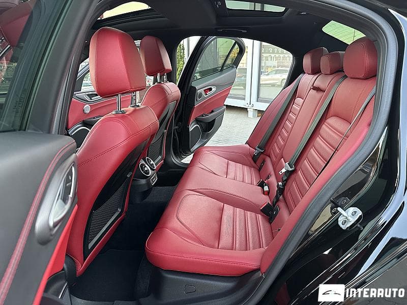 Alfa Romeo Giulia 2021 — Миниатюра 16