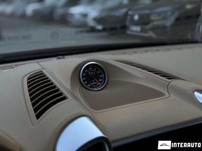 Porsche Cayenne 2016 — Миниатюра 13