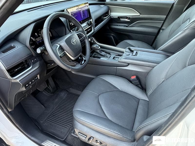 Toyota Grand Highlander 2025 — Миниатюра 10