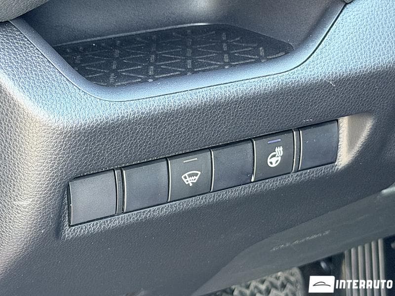 Toyota Rav-4 2018 — Миниатюра 14