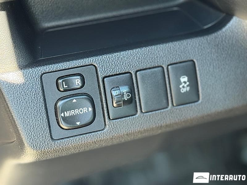 Subaru Trezia 2011 — Миниатюра 7