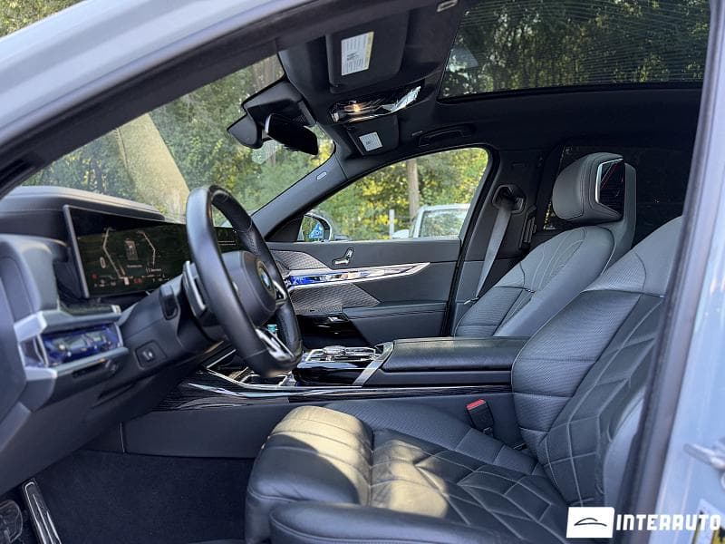2022 BMW 760 — Miniatură 11