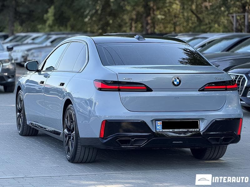 2022 BMW 760 — Miniatură 2