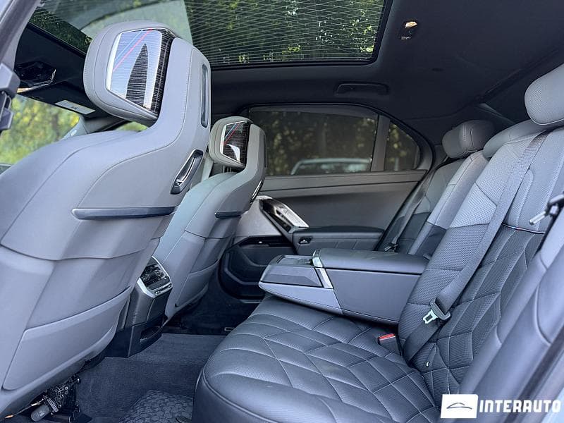 2022 BMW 760 — Miniatură 21