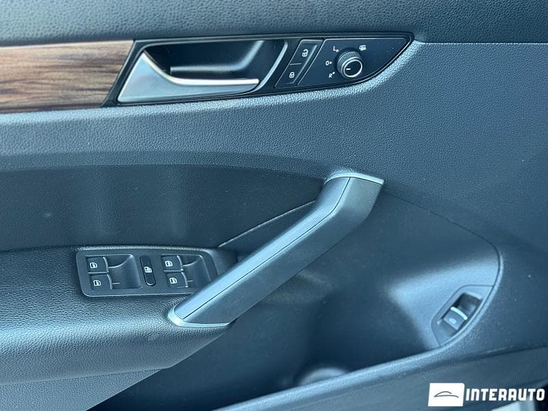 2022 Volkswagen Passat — Miniatură 10