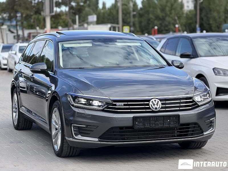 2017 Volkswagen Passat GTE — Miniatură 3