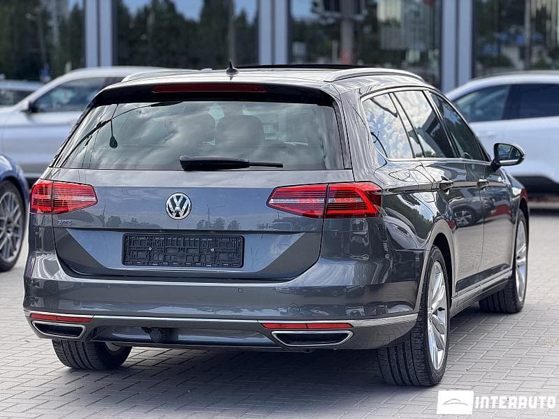 2017 Volkswagen Passat GTE — Miniatură 2