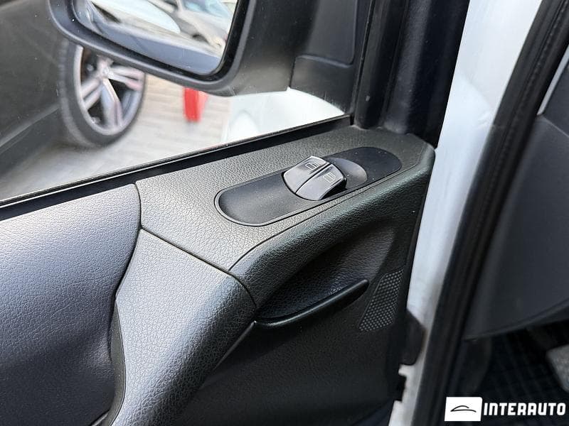 2011 Mercedes Vito — Miniatură 13