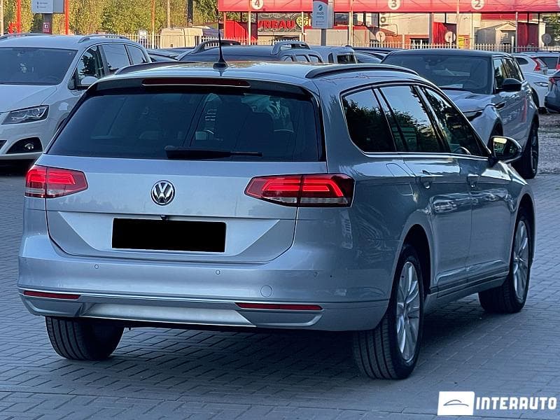 2016 Volkswagen Passat — Miniatură 2