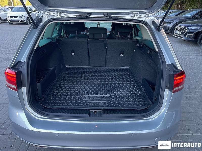 2016 Volkswagen Passat — Miniatură 16