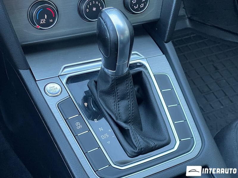 2016 Volkswagen Passat — Miniatură 12