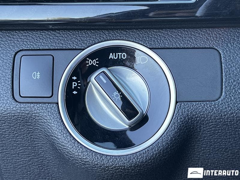 2012 Mercedes E 220 — Miniatură 14