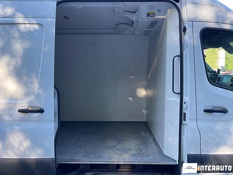 2021 Mercedes Sprinter — Miniatură 16