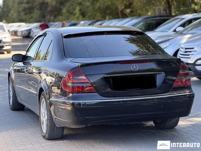 2004 Mercedes E 220 — Miniatură 4
