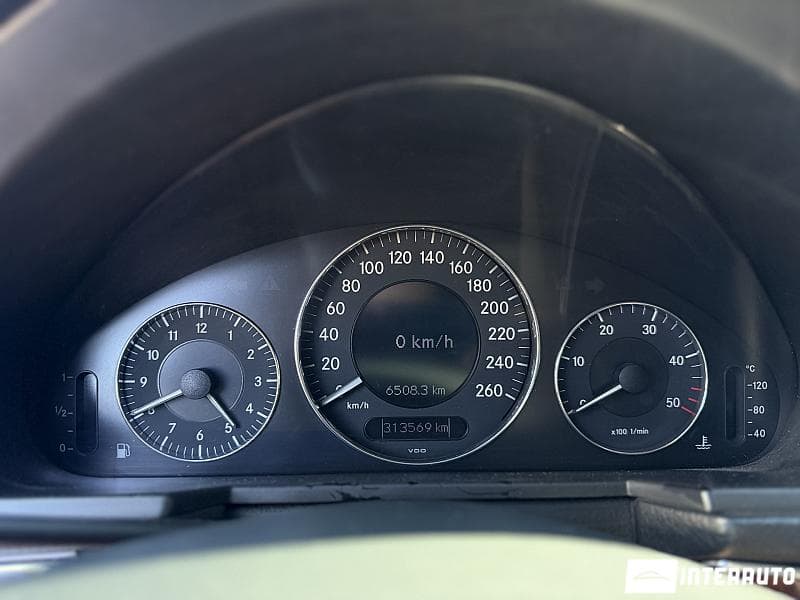 2004 Mercedes E 220 — Miniatură 9