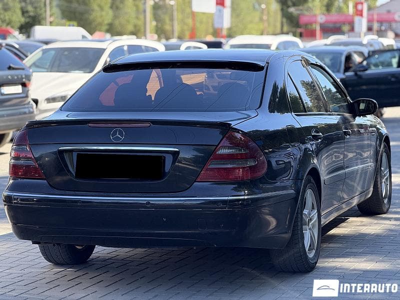 2004 Mercedes E 220 — Miniatură 2