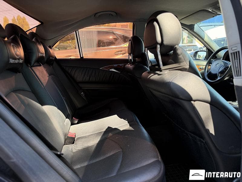 2004 Mercedes E 220 — Miniatură 15