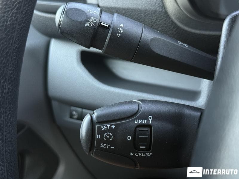 2016 Peugeot Expert — Miniatură 10