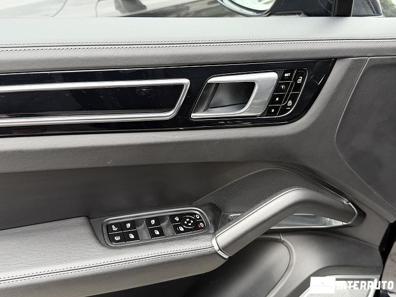 2020 Porsche Cayenne Turbo S-E Hybrid Coupe — Miniatură 17