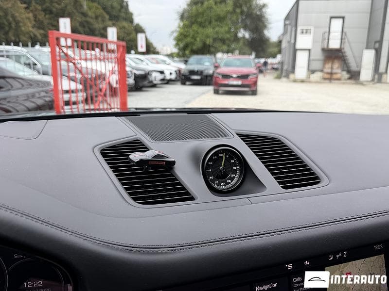 2020 Porsche Cayenne Turbo S-E Hybrid Coupe — Miniatură 10