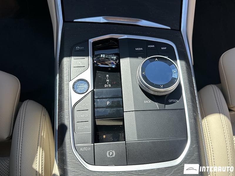 2024 BMW 330 — Miniatură 11