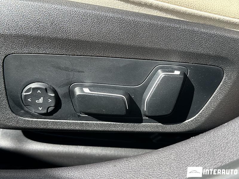 2024 BMW 330 — Miniatură 16