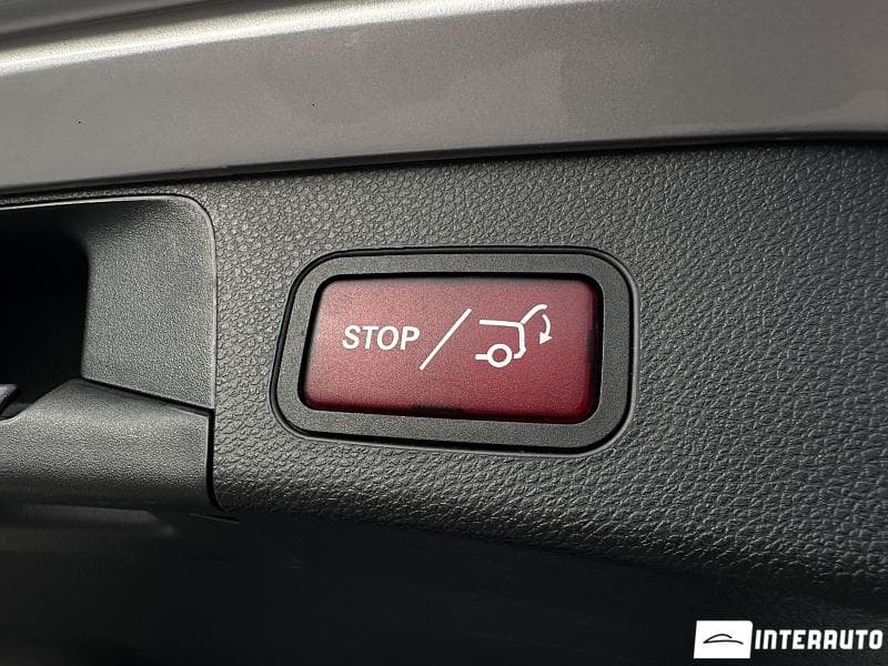 Mercedes C 220 2018 — Миниатюра 23
