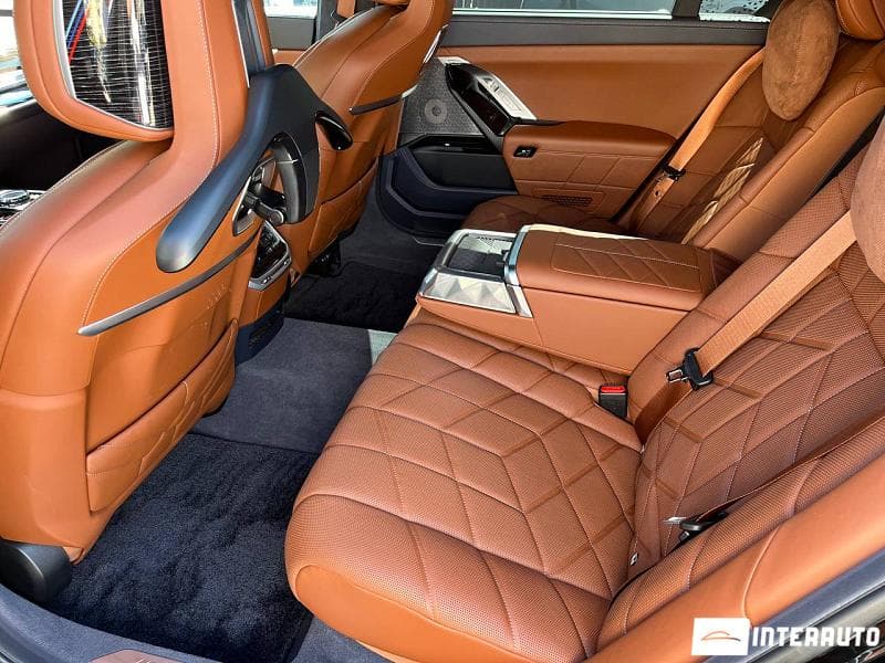 2023 BMW 750e XDrive — Miniatură 22
