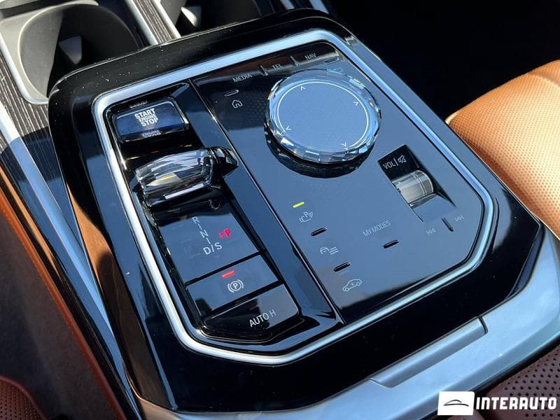 2023 BMW 750e XDrive — Miniatură 18