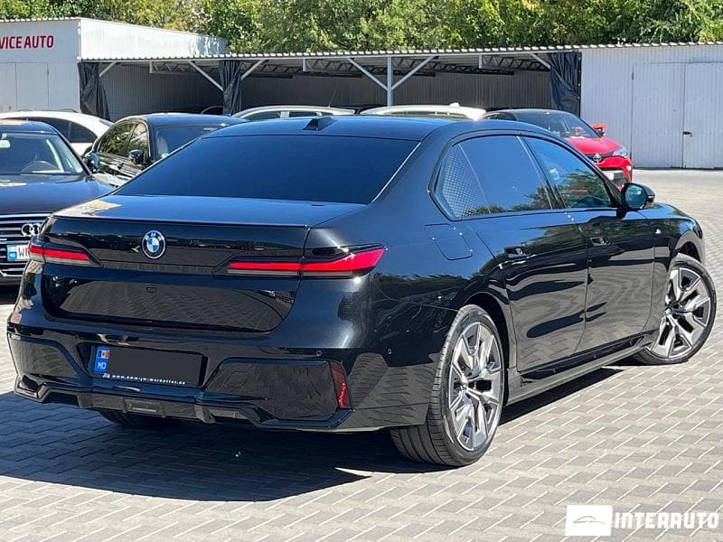 2023 BMW 750e XDrive — Miniatură 2