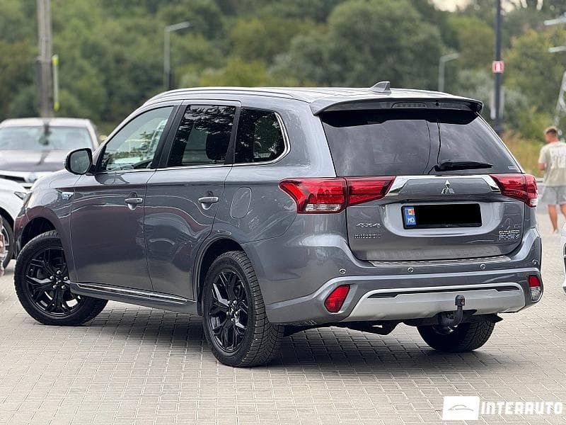 2018 Mitsubishi Outlander — Miniatură 4