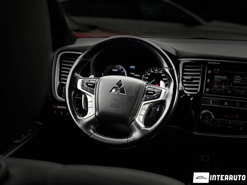 2018 Mitsubishi Outlander — Miniatură 7