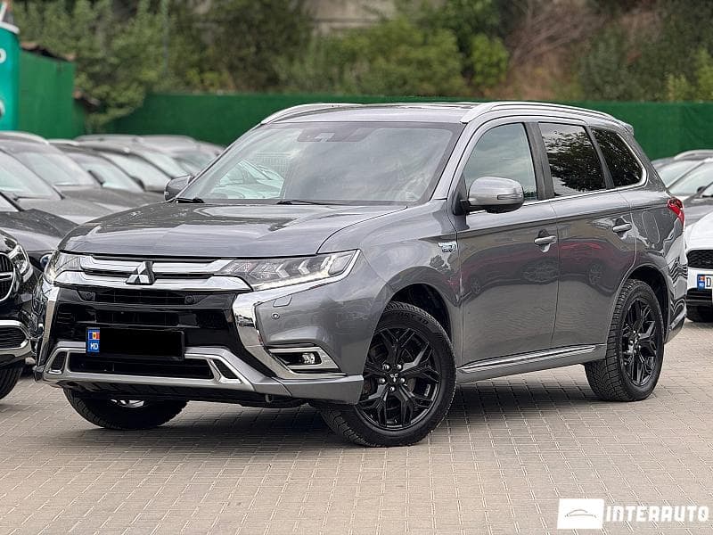 2018 Mitsubishi Outlander — Miniatură 2