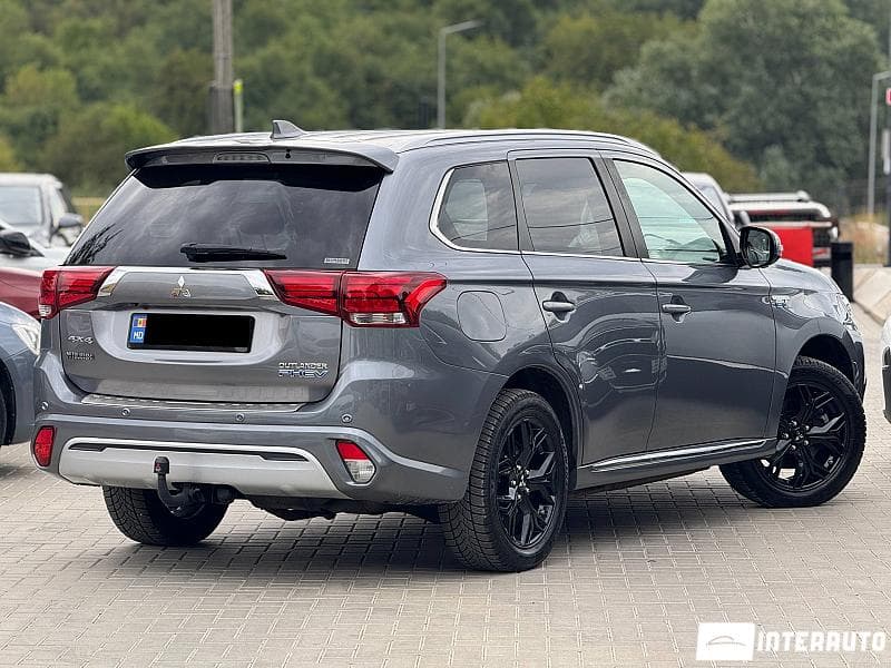2018 Mitsubishi Outlander — Miniatură 3