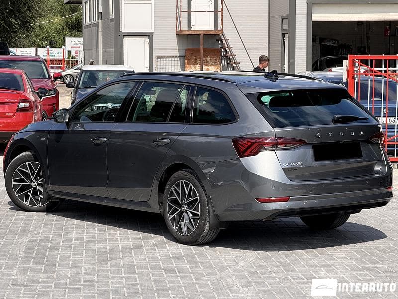 2022 Skoda Octavia — Miniatură 2