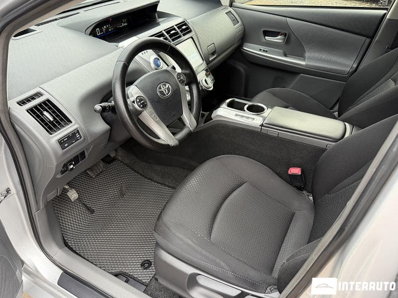 2013 Toyota Prius Plus / V — Miniatură 8