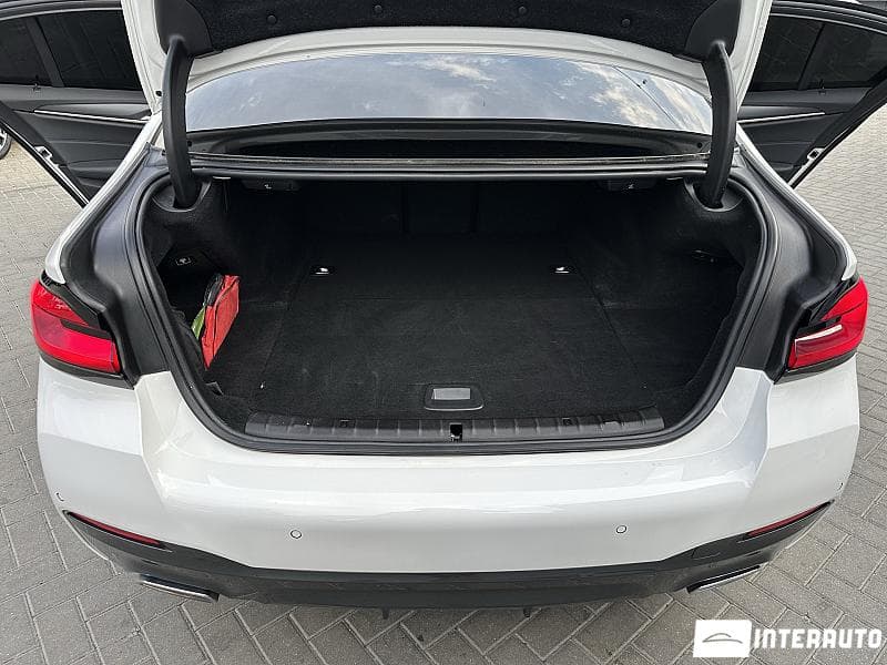 2021 BMW 530e — Miniatură 23