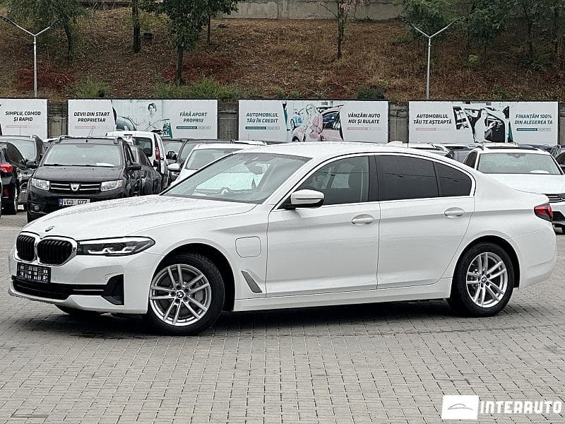 2021 BMW 530e — Miniatură 2