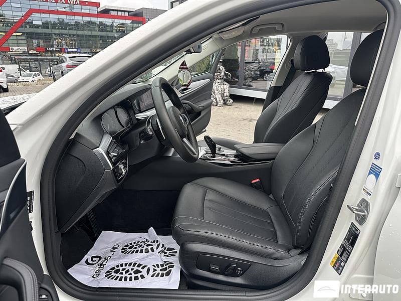 2021 BMW 530e — Miniatură 5